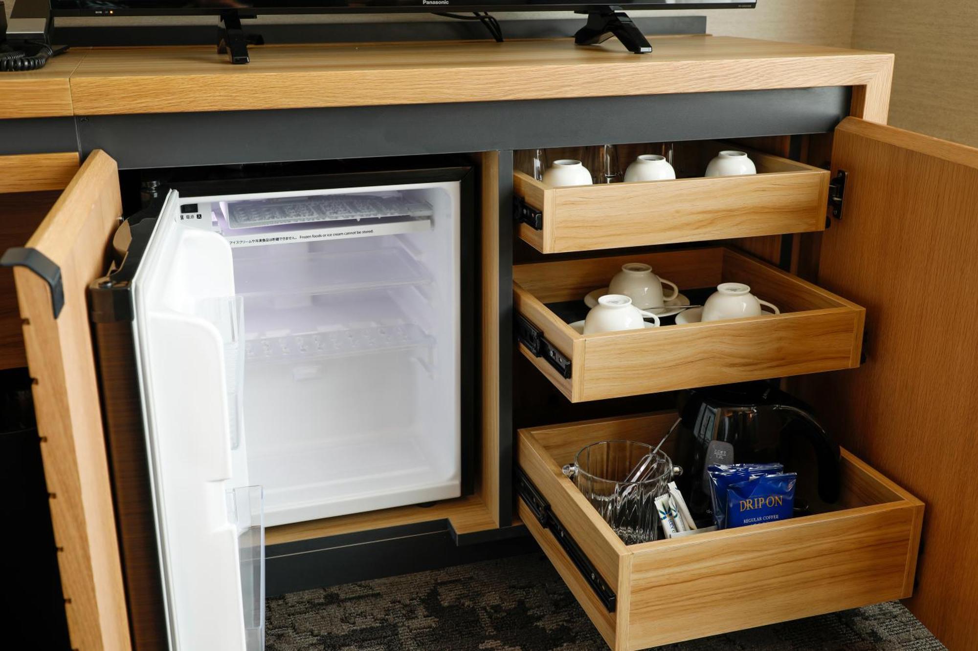 Hida Takayama Onsen Takayama Green Hotel Keio Group Hotels Zimmer foto A small refrigerator in a kitchen