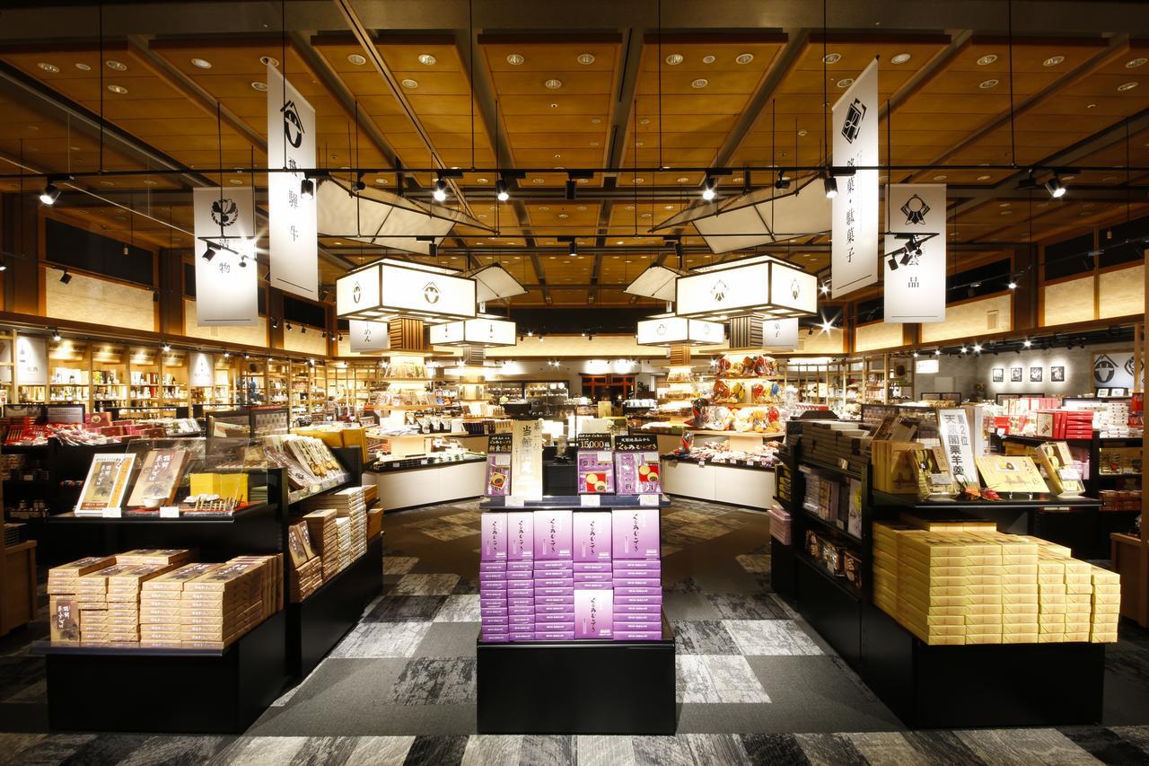 Hida Takayama Onsen Takayama Green Hotel Keio Group Hotels Exterior foto Interior of a typical Japanese department store